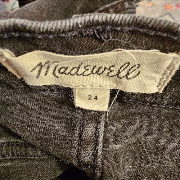 Madewell black denim skirt sz 24 and 15.25" from top to bottom - Picture 3 of 3